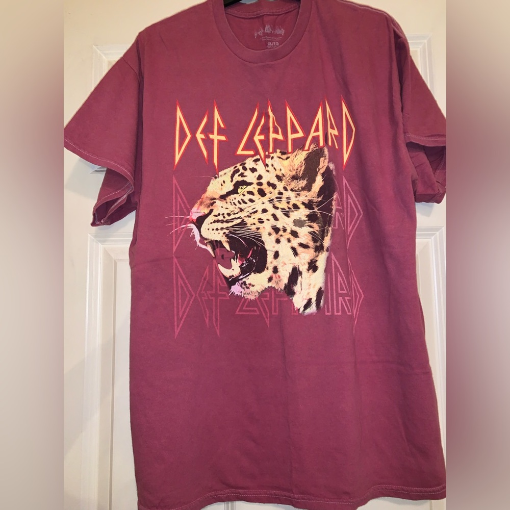Def Leppard | over sized shirt | XL